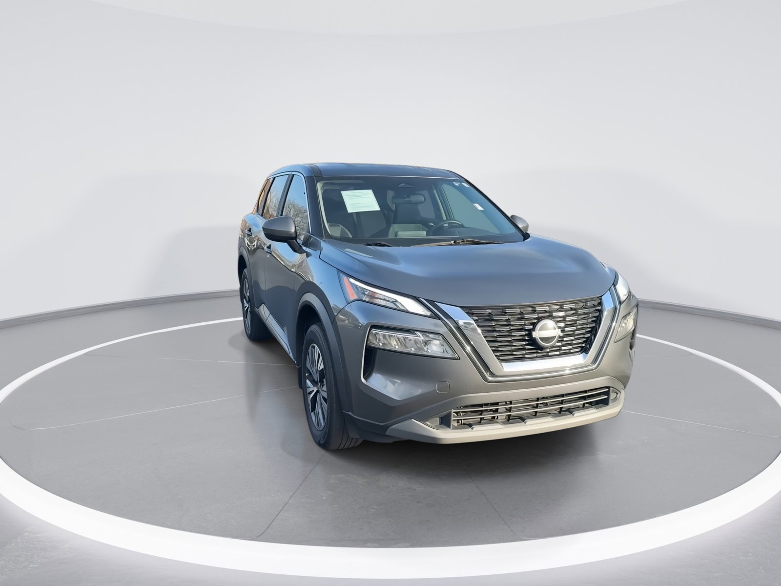 Used 2023 Nissan Rogue SV image 3