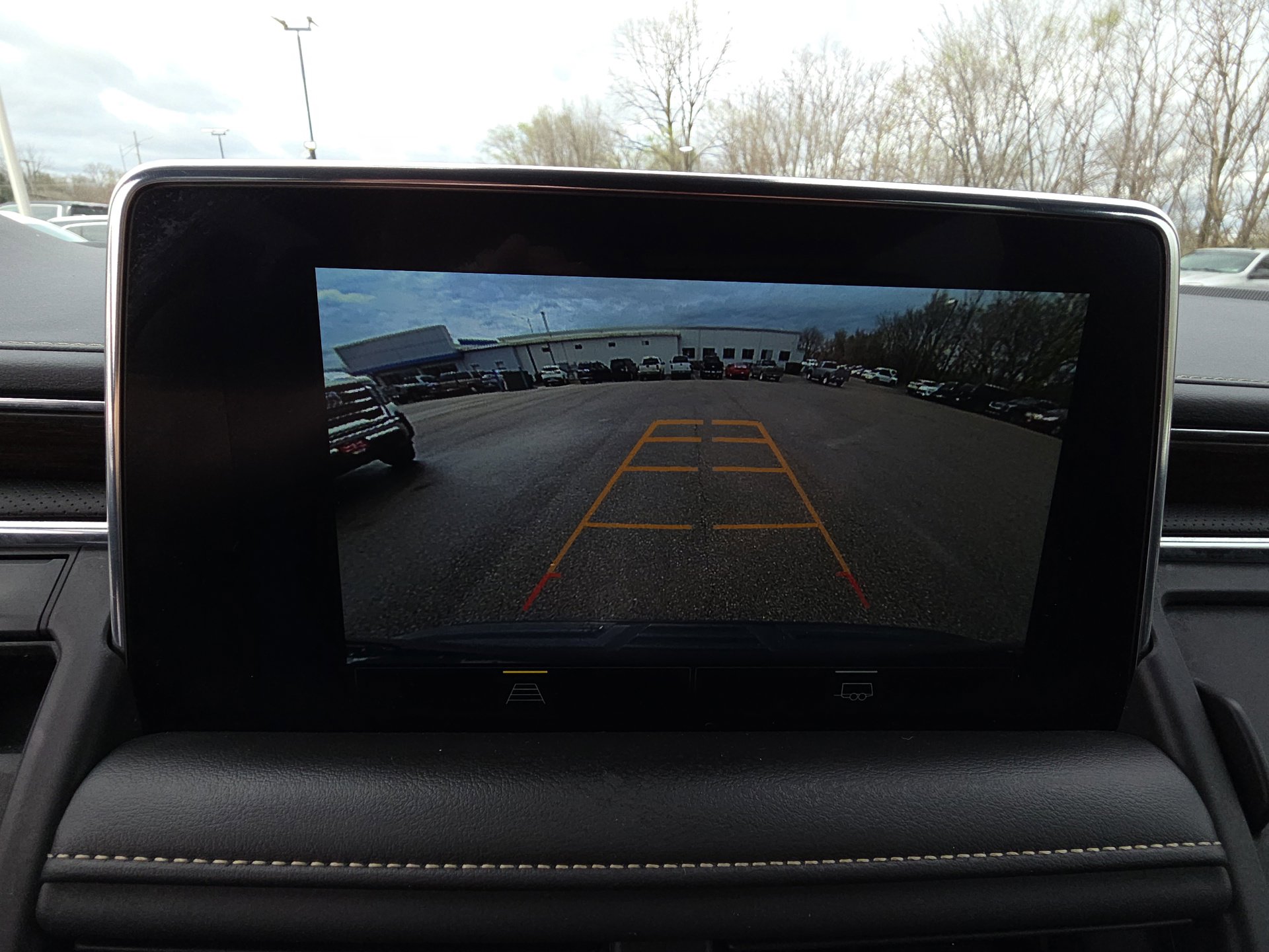 Used 2023 Chevrolet Suburban Premier image 22