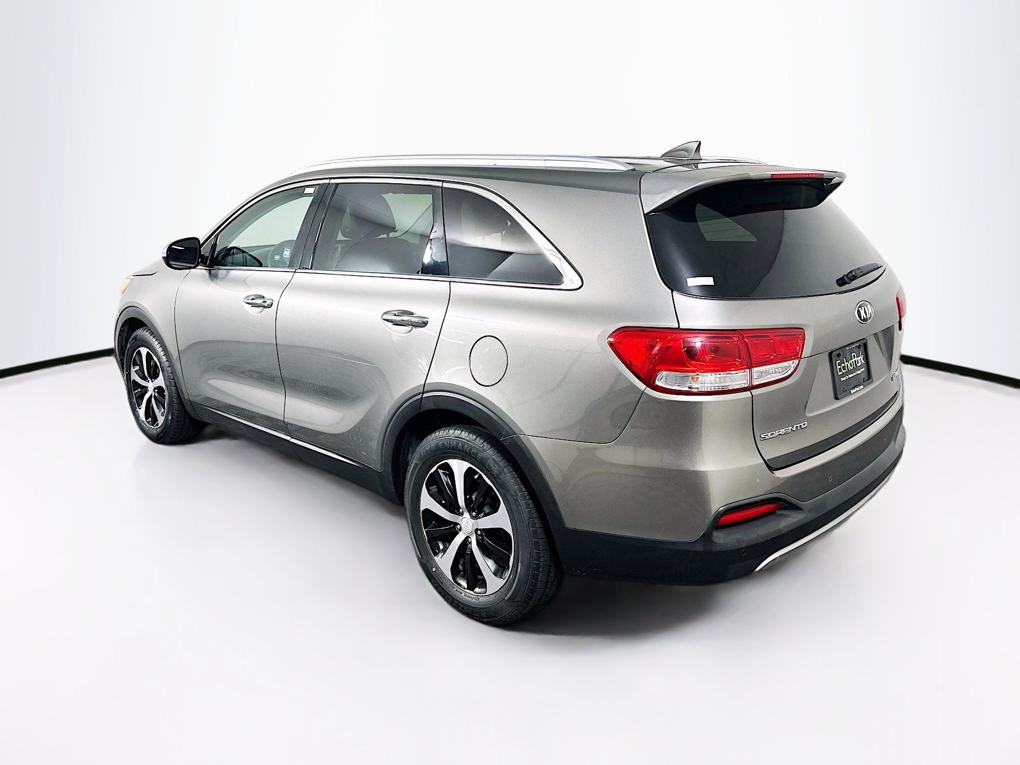 Used 2016 Kia Sorento EX image 5