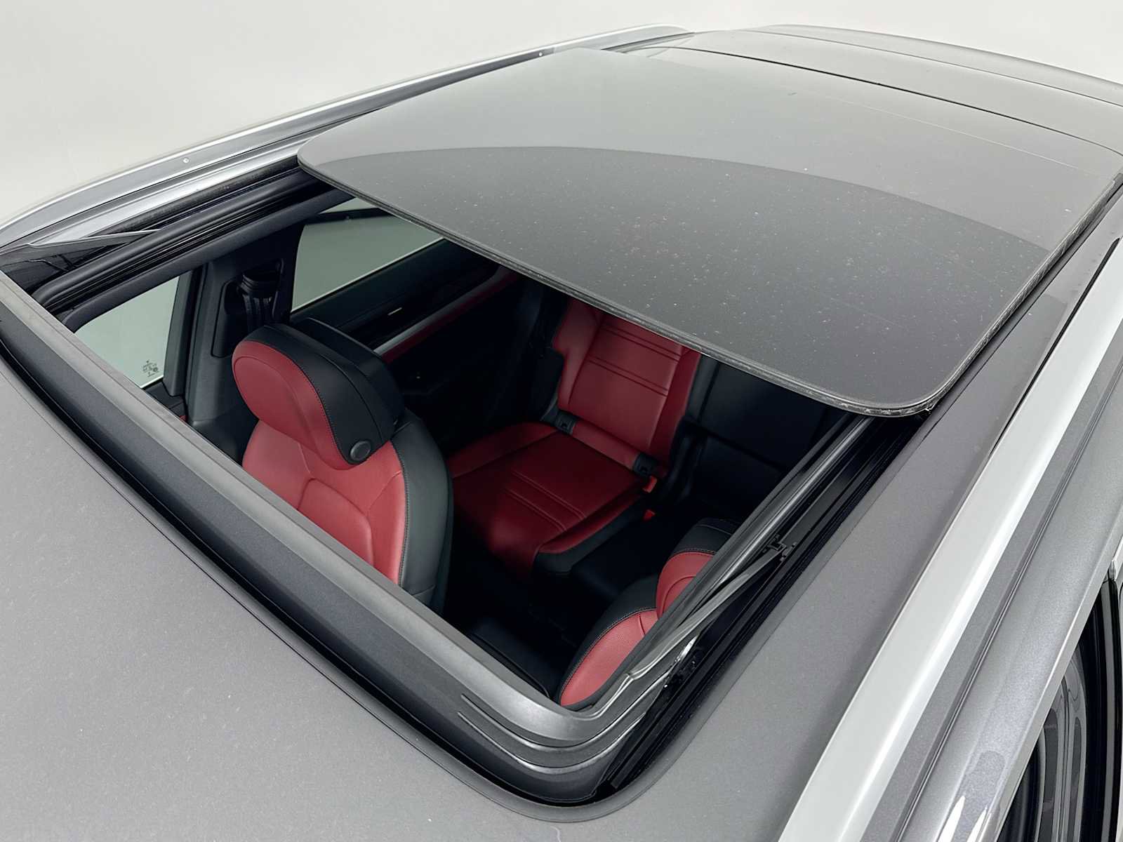 New 2025 Porsche Cayenne image 22