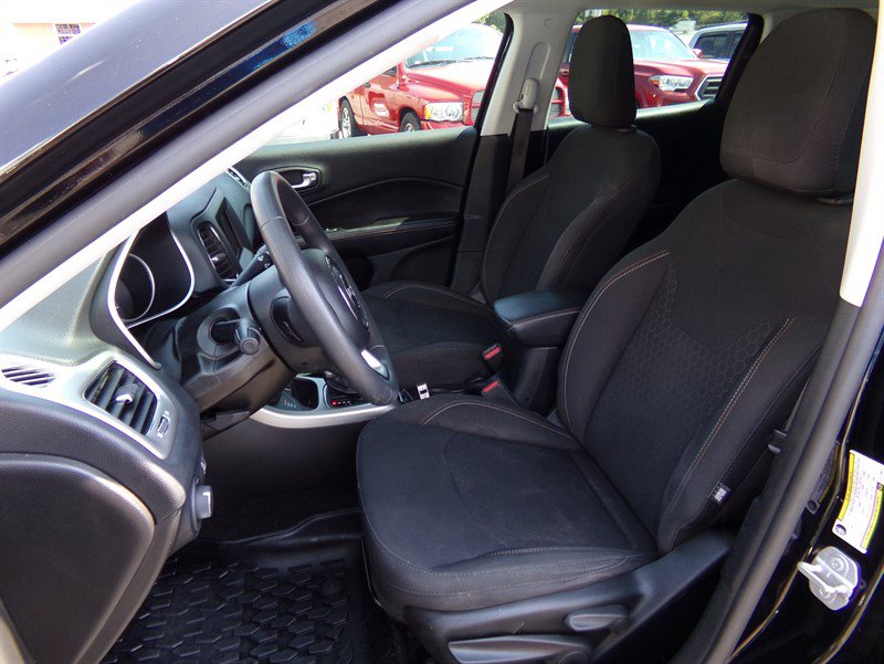 Used 2020 Jeep Compass Sport AWD/4WD image 16
