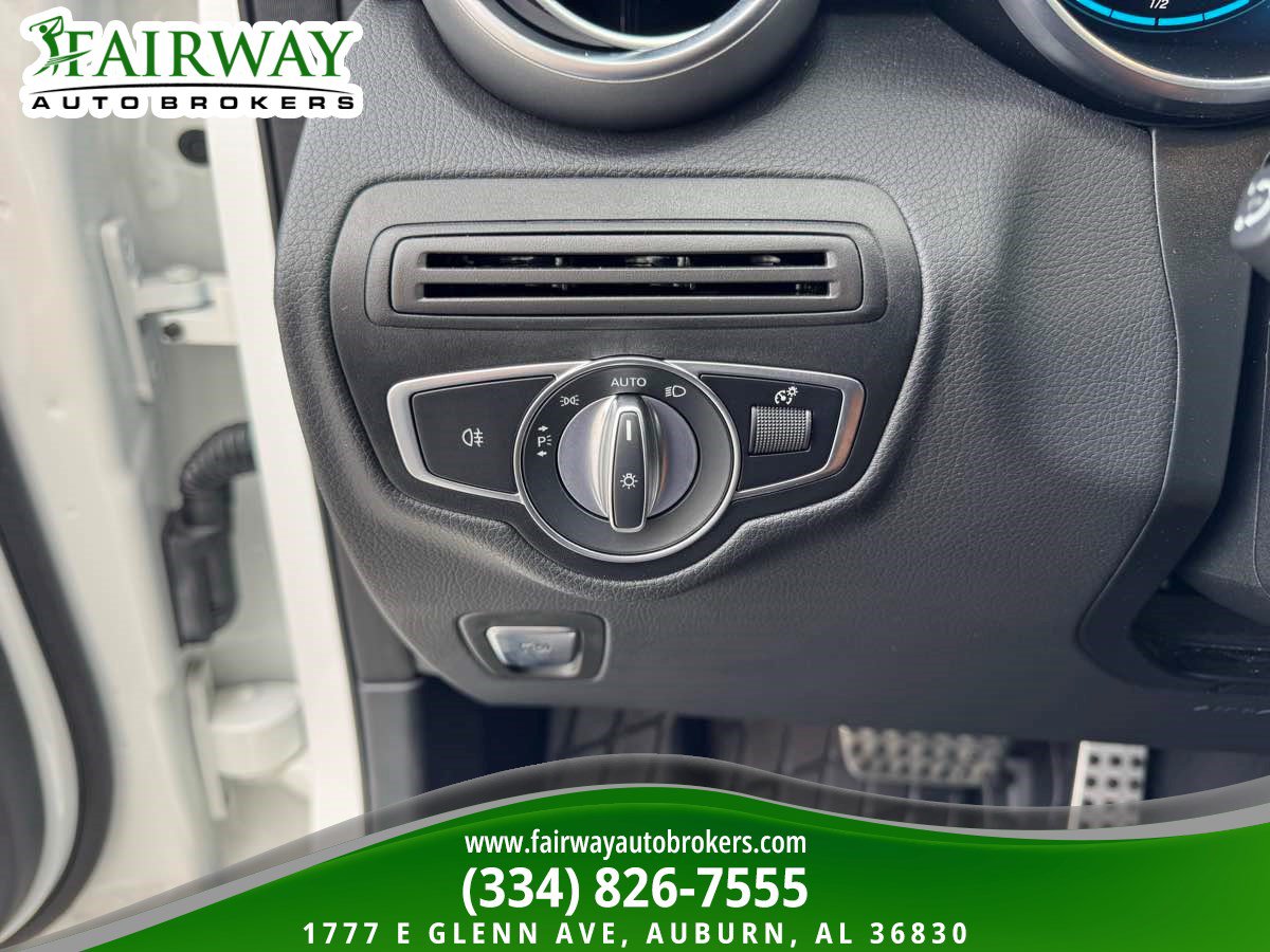 Used 2023 Mercedes-Benz GLC 300 4MATIC Coupe image 17