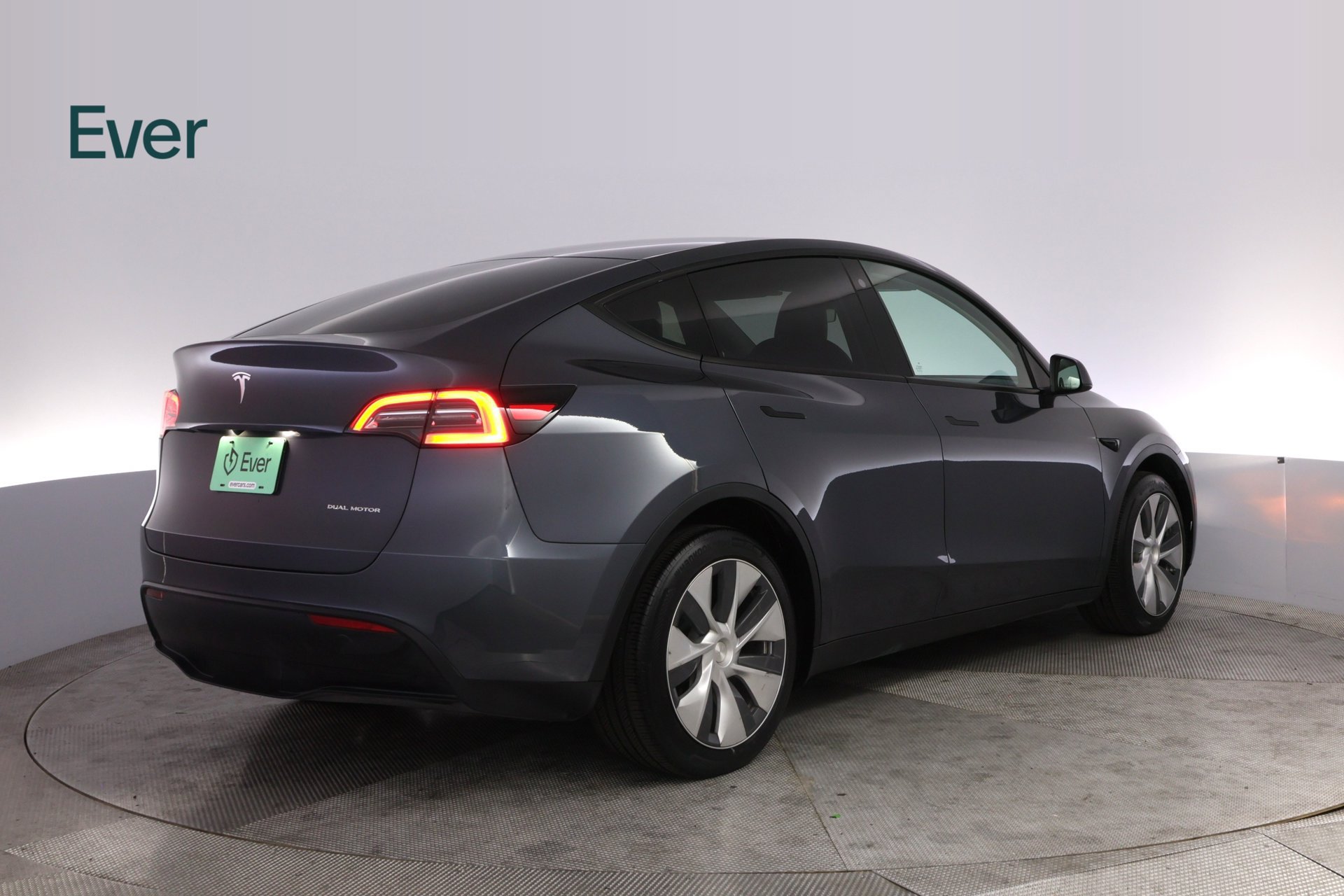 Used 2023 Tesla Model Y Long Range AWD/4WD image 3