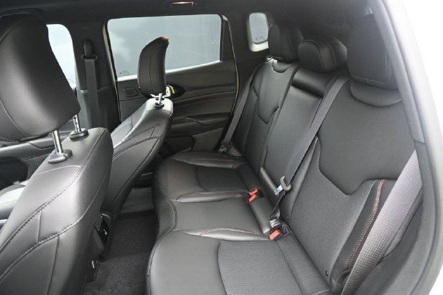 New 2026 Jeep Compass Trailhawk w/ Sun, Sound & Navigation Group AWD/4WD image 41