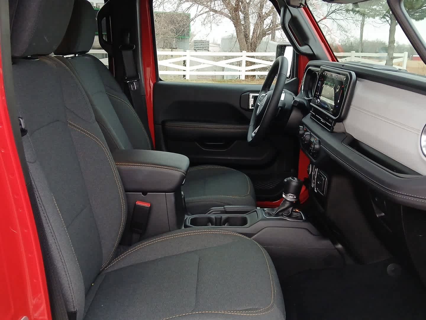 Used 2025 Jeep Wrangler Sahara image 47