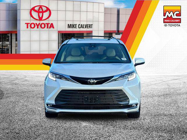 Certified 2026 Toyota Sienna Limited FWD image 8