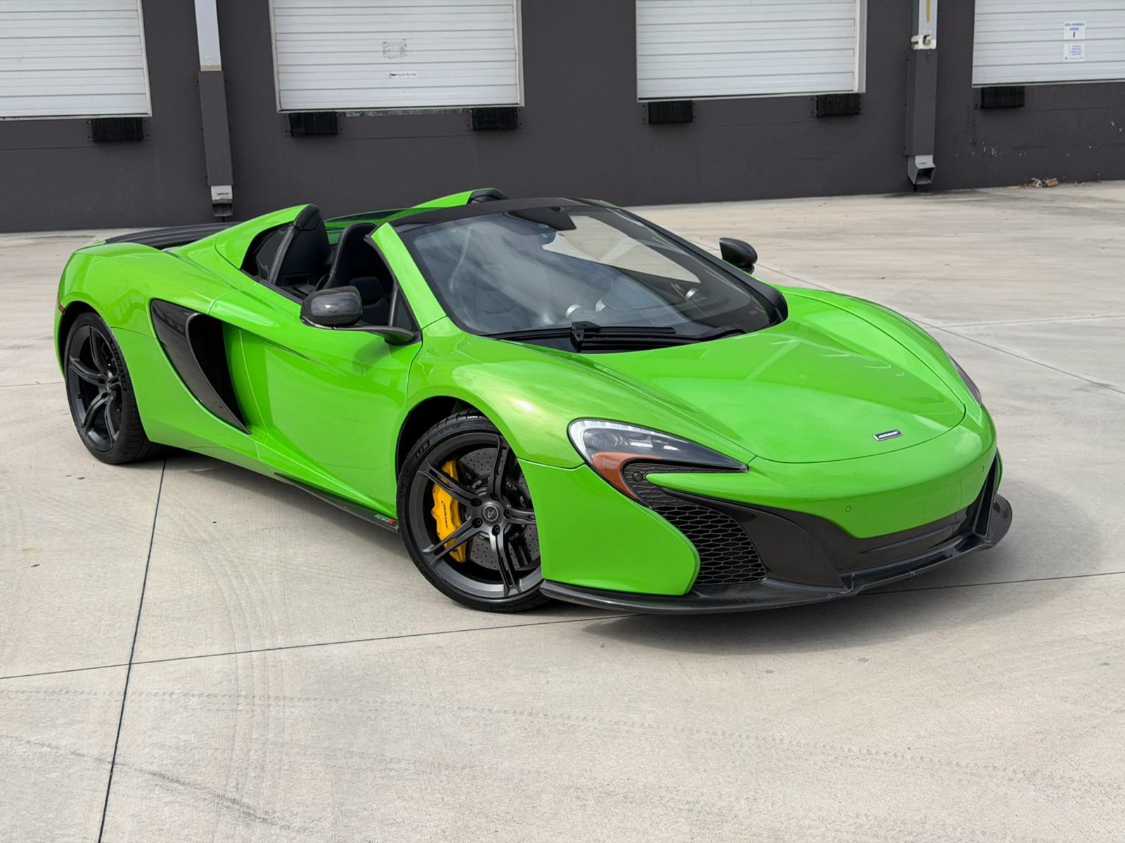 Used 2015 McLaren 650S Spider RWD image 2