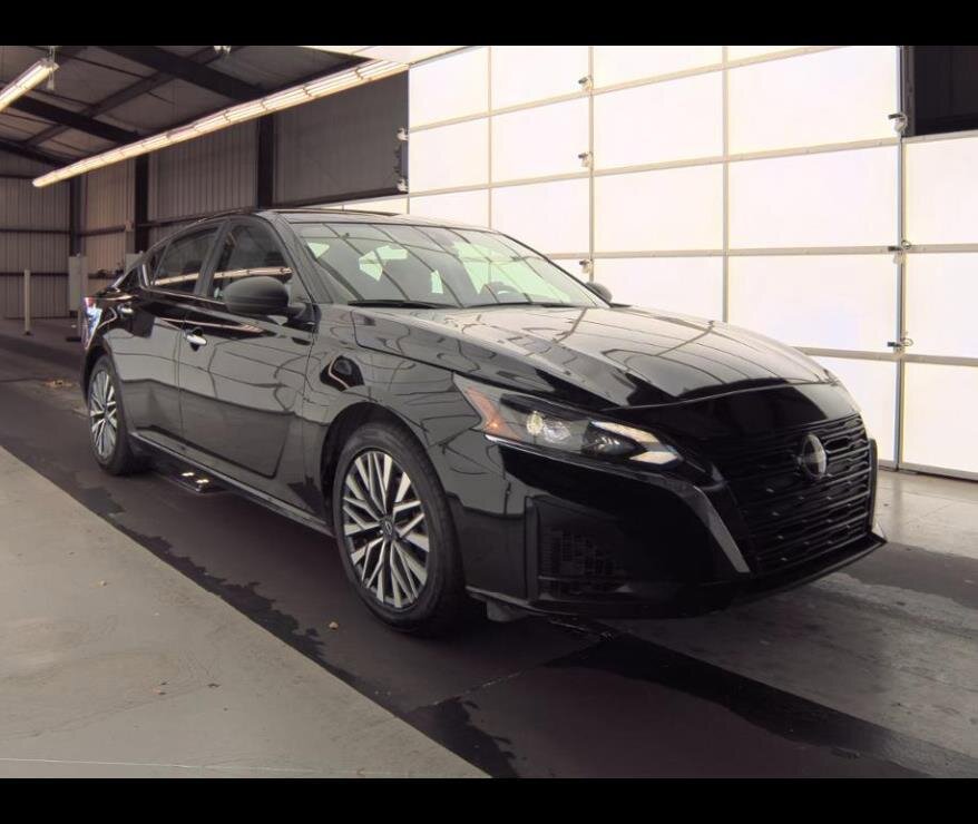 Used 2024 Nissan Altima 2.5 SV