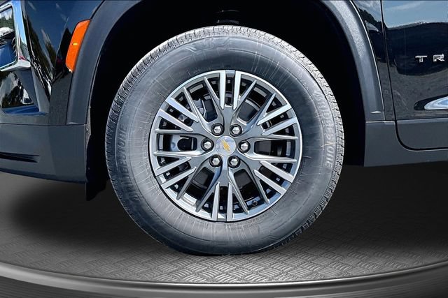New 2027 Chevrolet Traverse LT w/ Driver Confidence Package FWD image 11