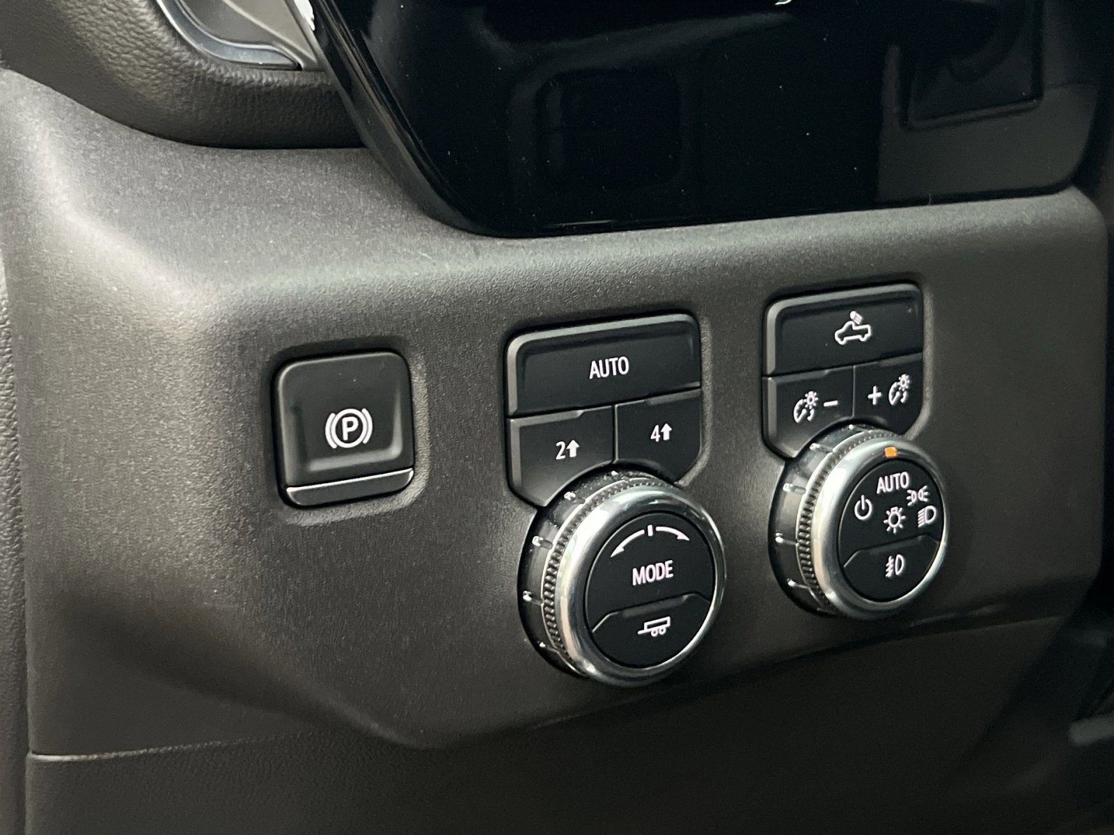 Used 2024 GMC Sierra 1500 Elevation image 29