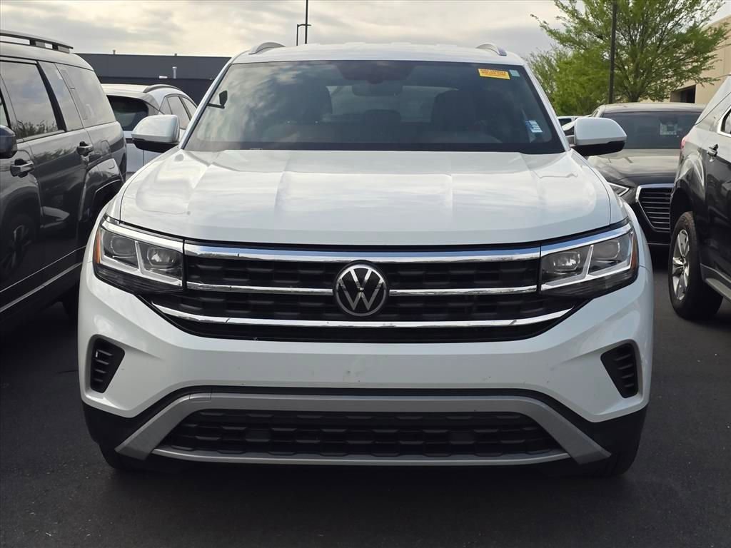 Used 2021 Volkswagen Atlas Cross Sport SE image 2