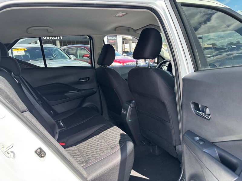 Used 2023 Nissan Kicks SV FWD image 13