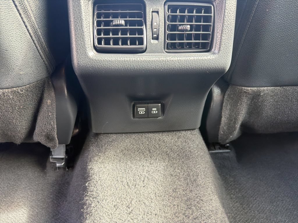 Used 2025 Toyota Camry SE FWD image 21