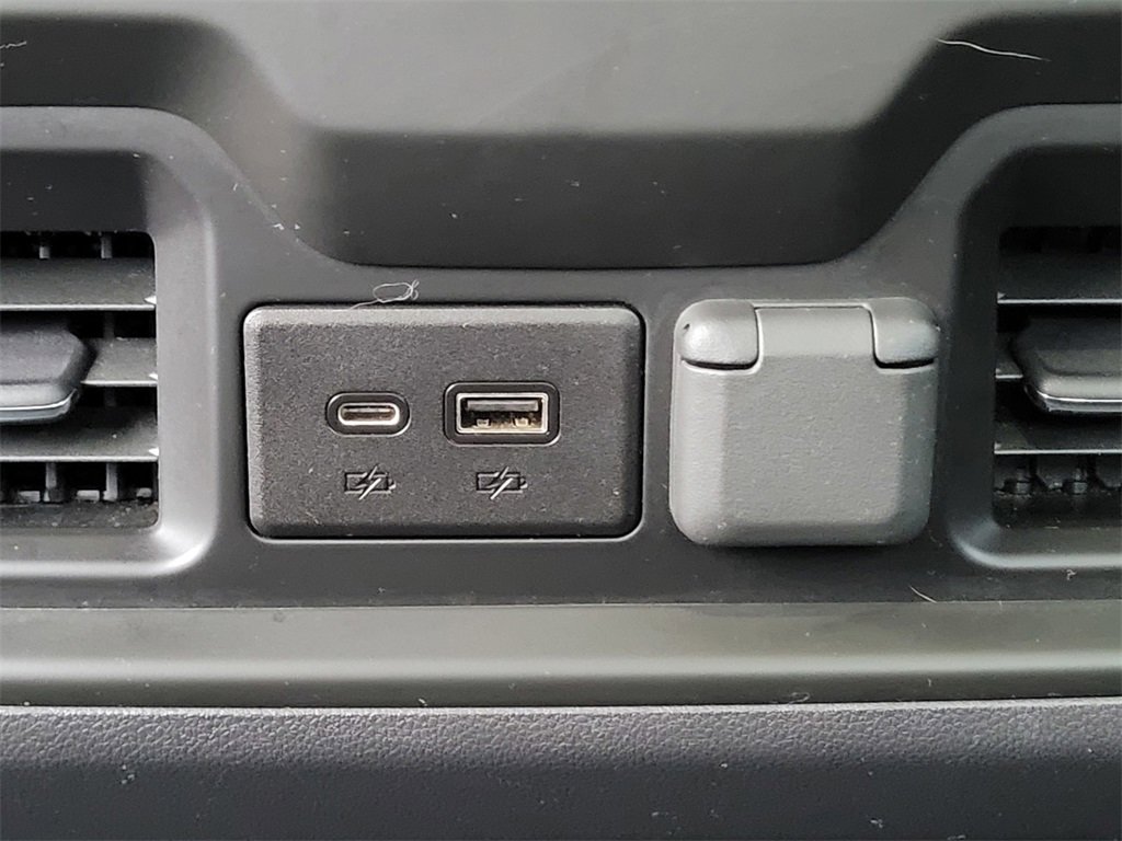 Used 2021 Chevrolet Silverado 1500 RST image 11