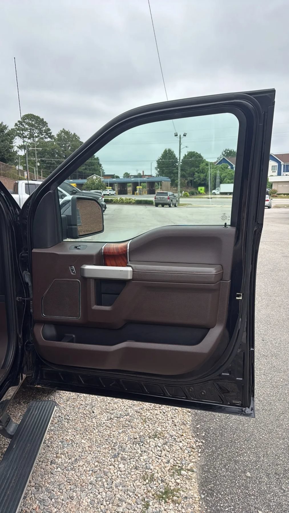 Used 2019 Ford F150 King Ranch w/ Equipment Group 601A Luxury AWD/4WD image 16