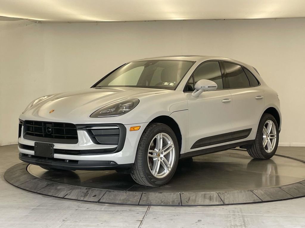 Certified 2023 Porsche Macan image 1