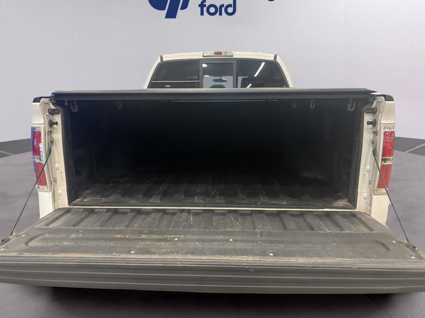 Used 2014 Ford F150 Lariat w/ Lariat Chrome Package image 9