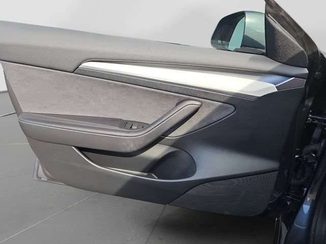 Used 2023 Tesla Model 3 Standard Range RWD image 23