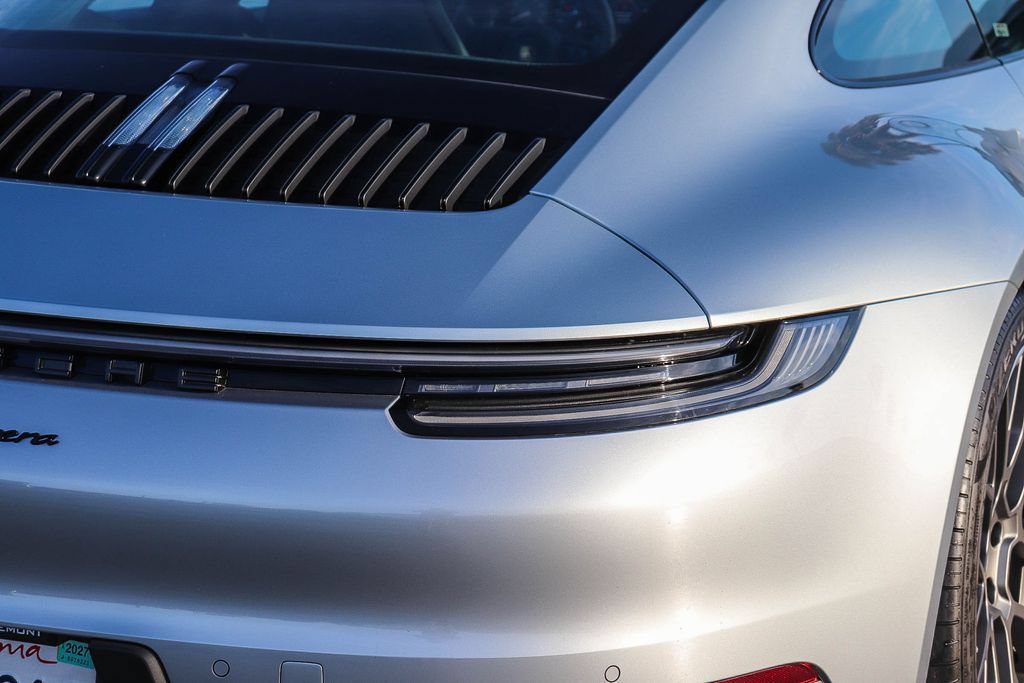 Used 2022 Porsche 911 Carrera RWD image 10
