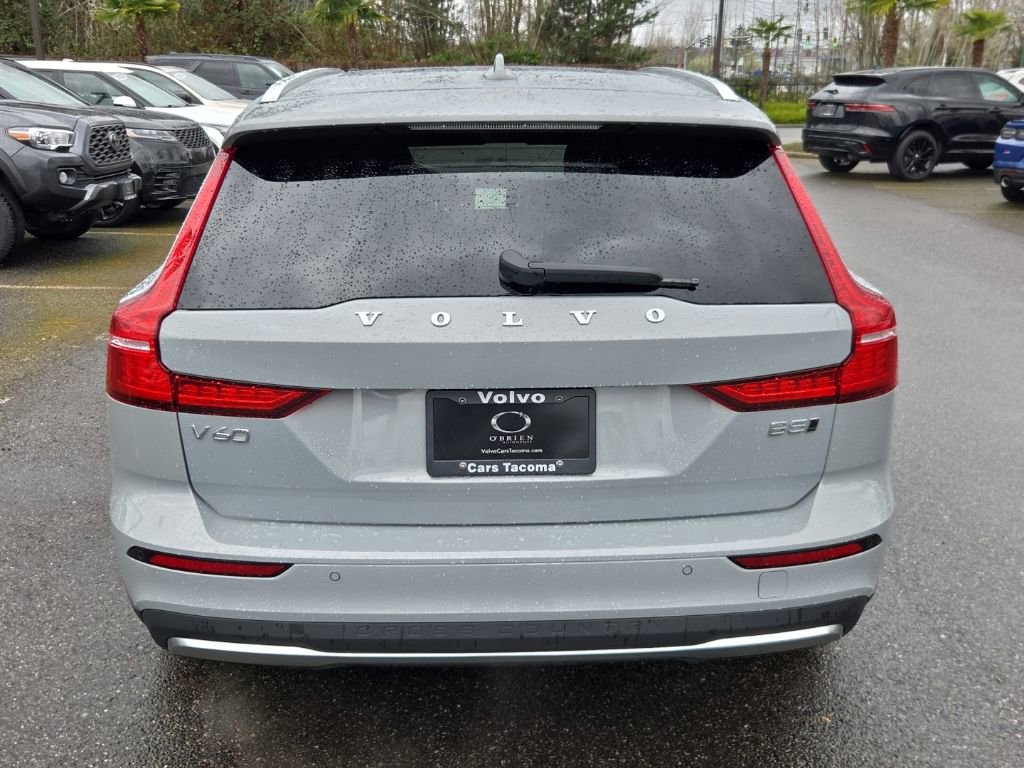 Certified 2025 Volvo V60 B5 Cross Country Plus image 12