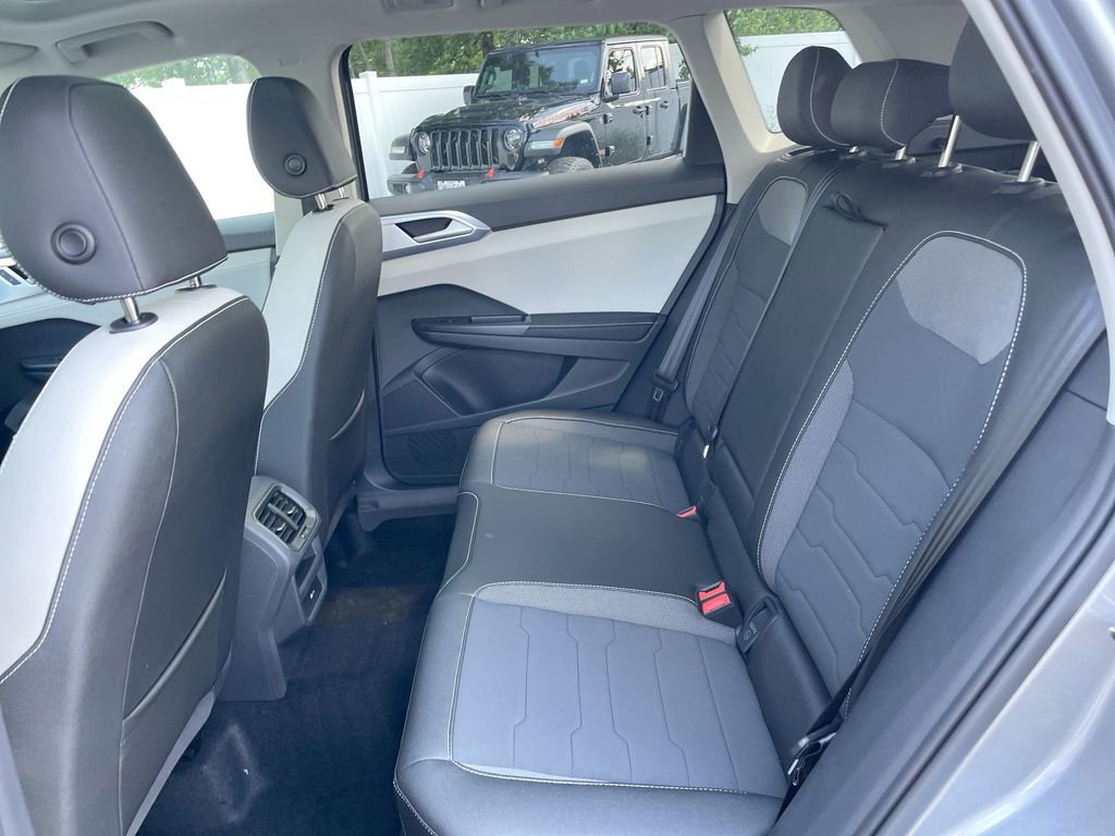 New 2025 Volkswagen Taos SE image 47