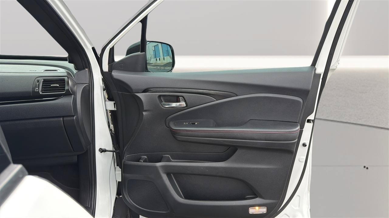 Used 2021 Honda Ridgeline Black Edition image 17