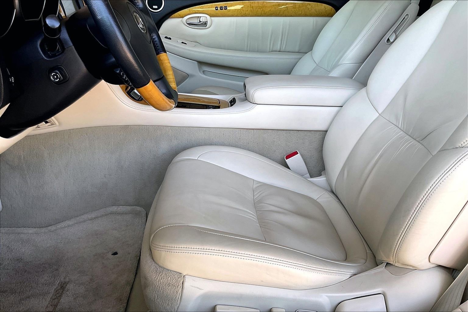 Used 2003 Lexus SC 430 Convertible RWD image 16