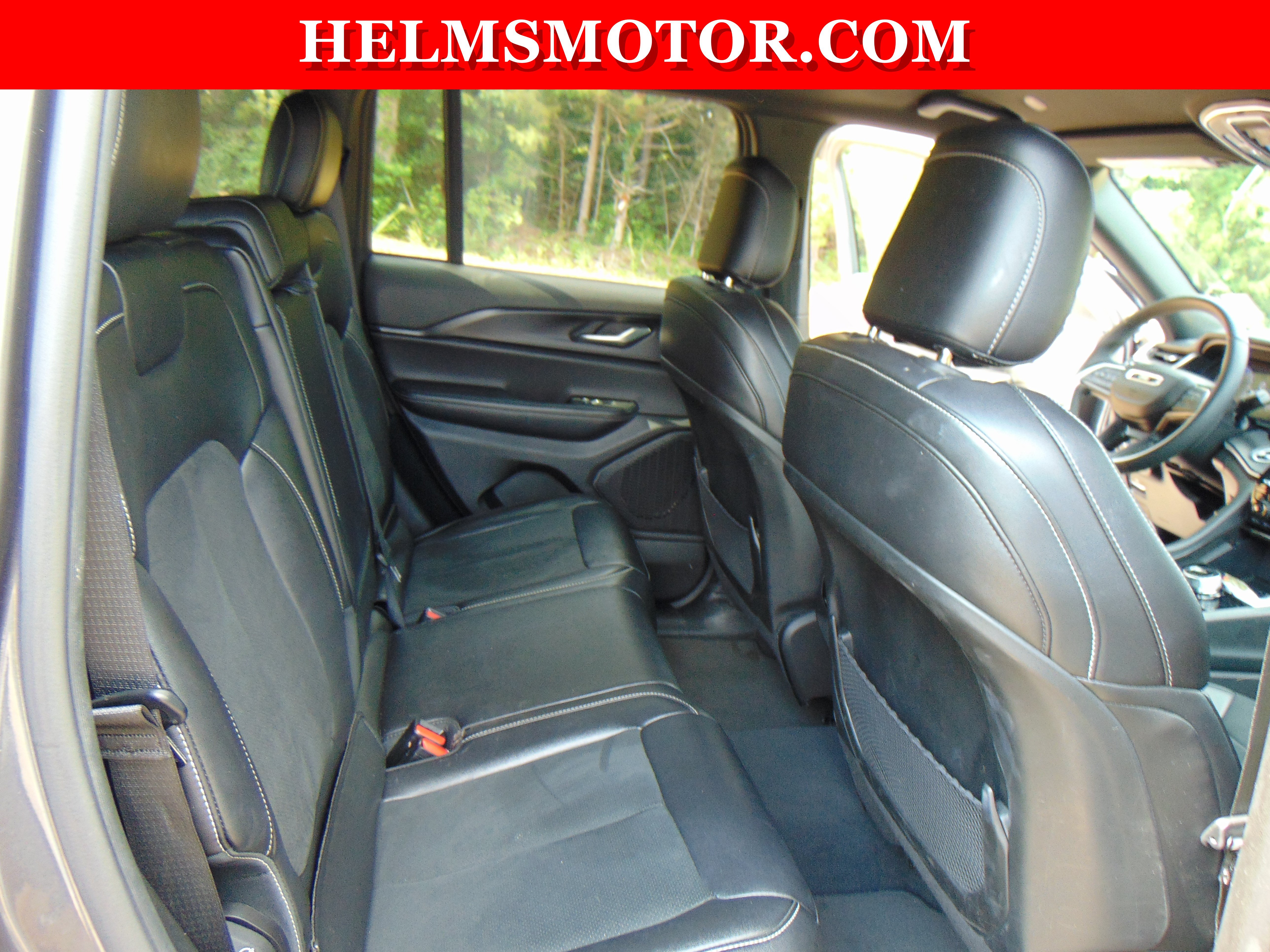 Used 2024 Jeep Grand Cherokee Altitude RWD image 36