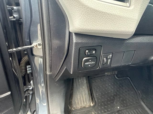 Used 2016 Toyota Corolla LE FWD image 17