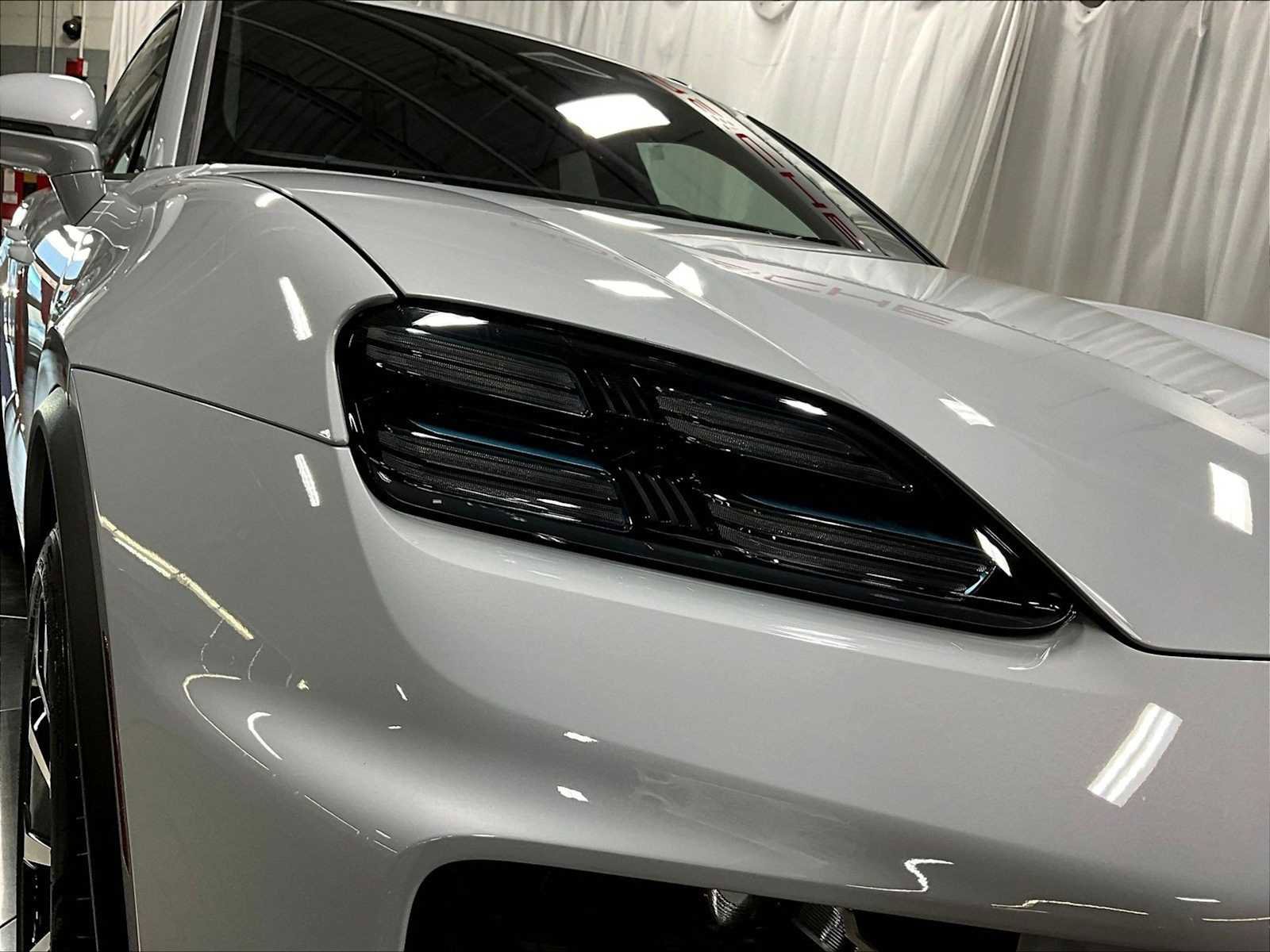 New 2026 Porsche Macan Electric RWD image 12