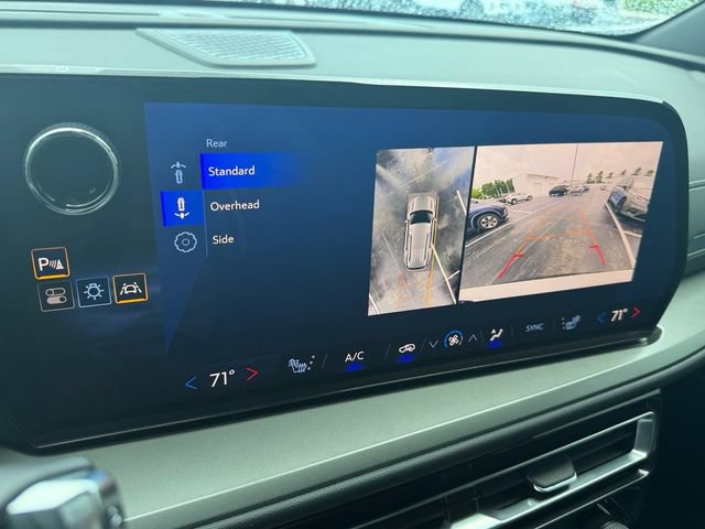 Used 2024 Chevrolet Traverse LT w/ Enhanced Driving Package FWD image 21