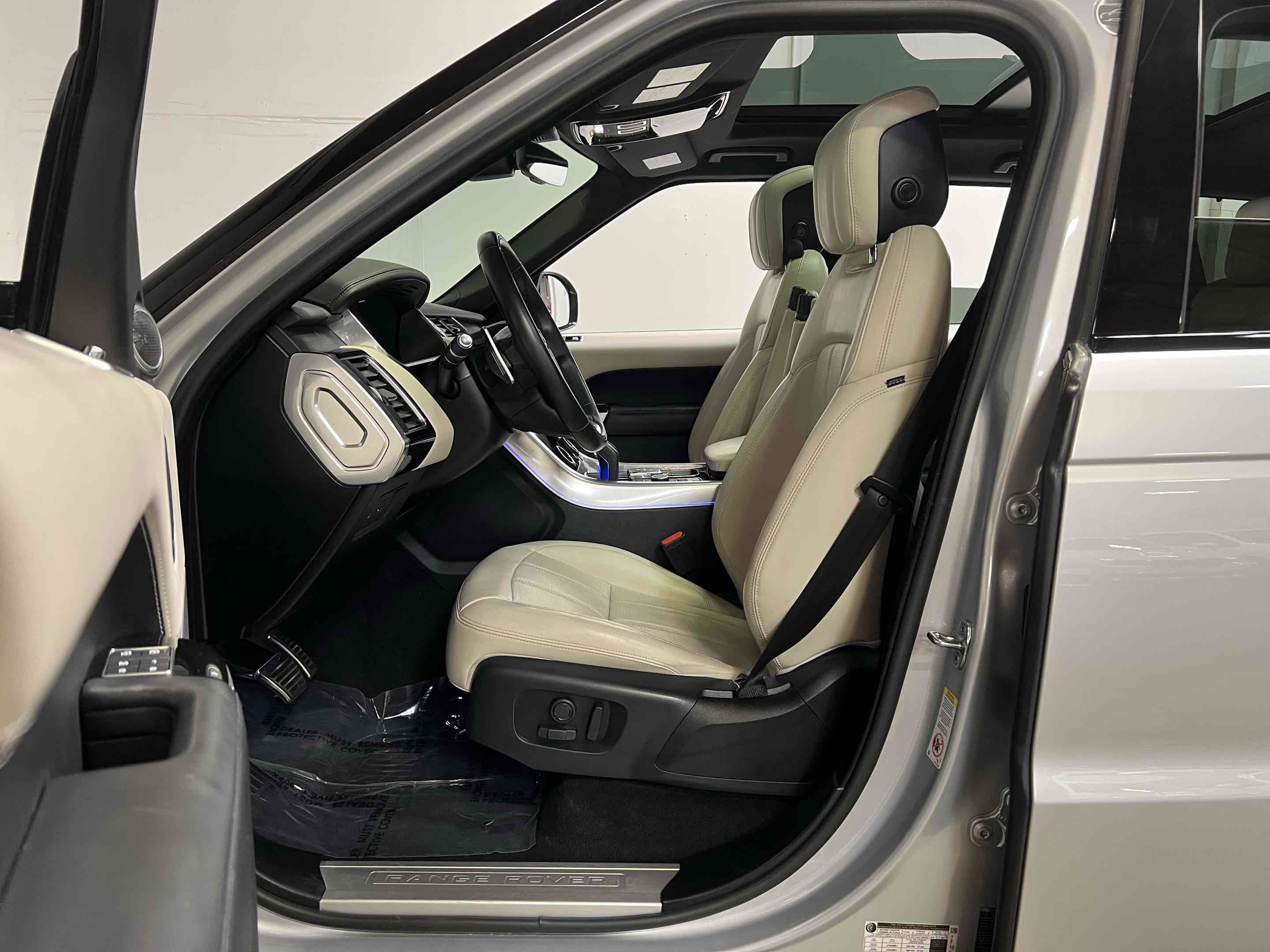 Used 2021 Land Rover Range Rover Sport HSE Dynamic image 4