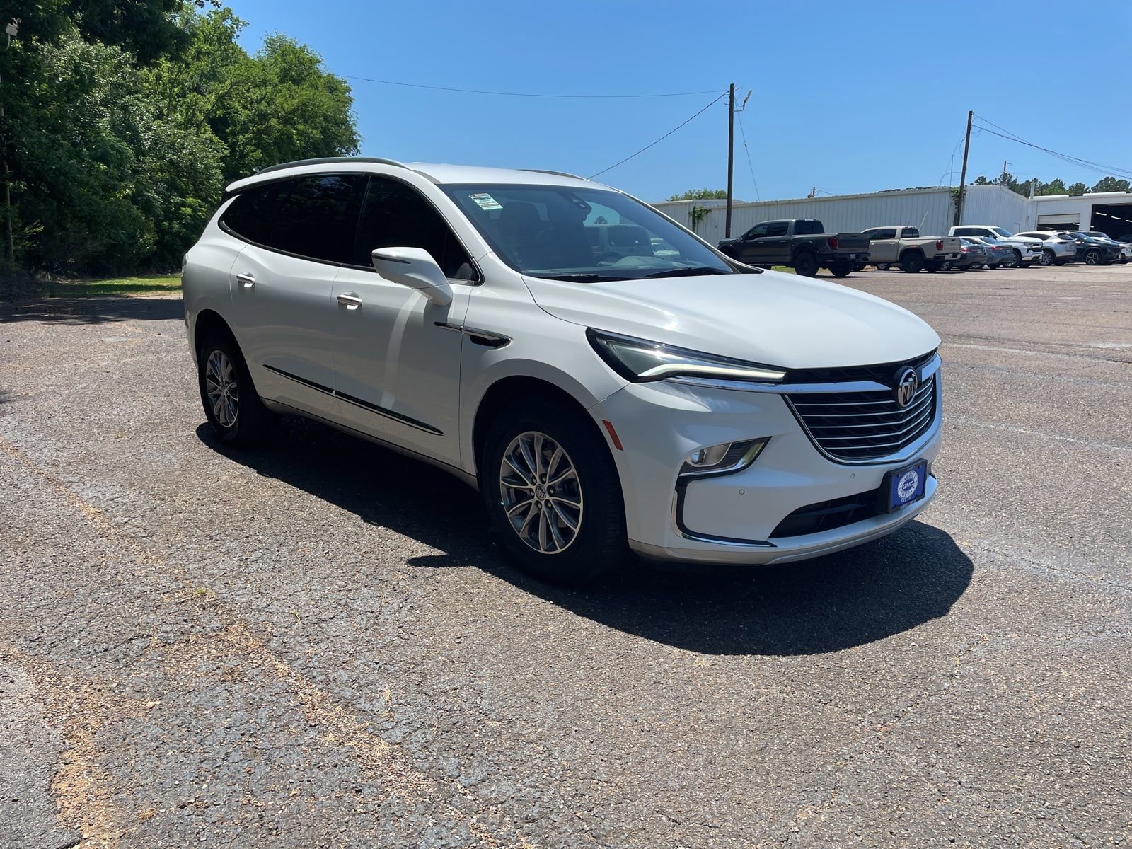 Used 2024 Buick Enclave Premium AWD/4WD image 7