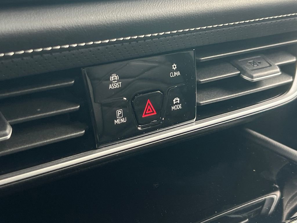 New 2026 Volkswagen Atlas Cross Sport SE image 30