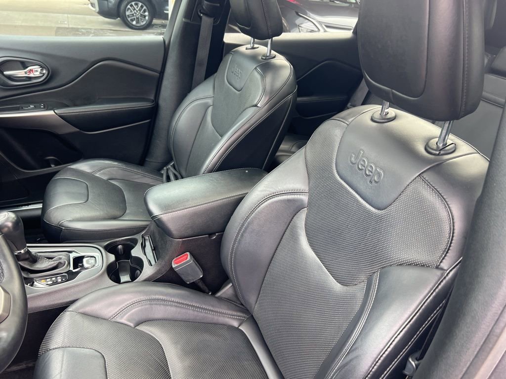 Used 2019 Jeep Cherokee Limited image 5