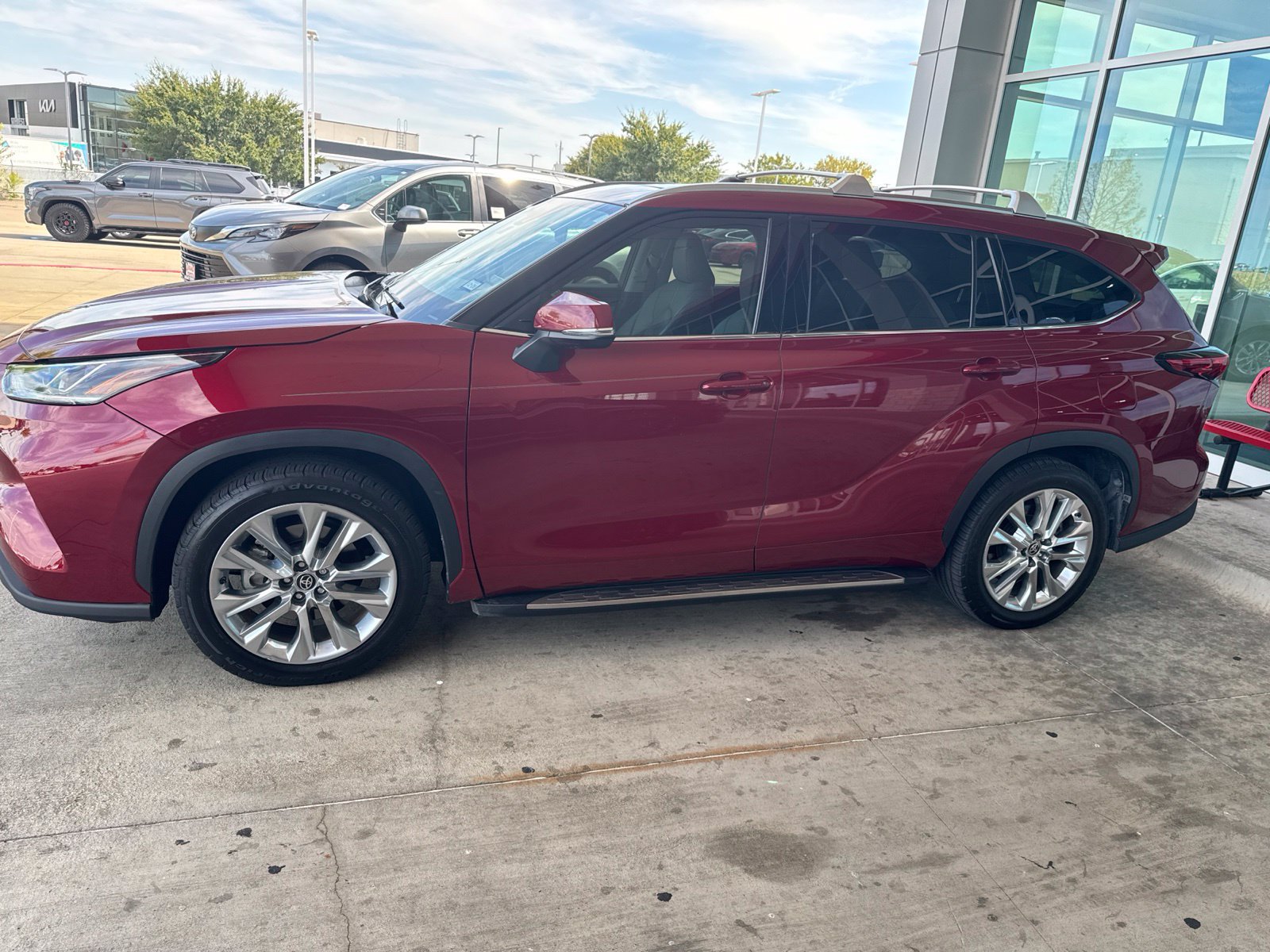 Used 2022 Toyota Highlander Limited FWD image 35