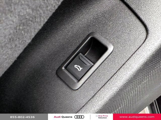 Used 2025 Audi S6 e-tron Premium Plus w/ Premium Plus AWD/4WD image 21
