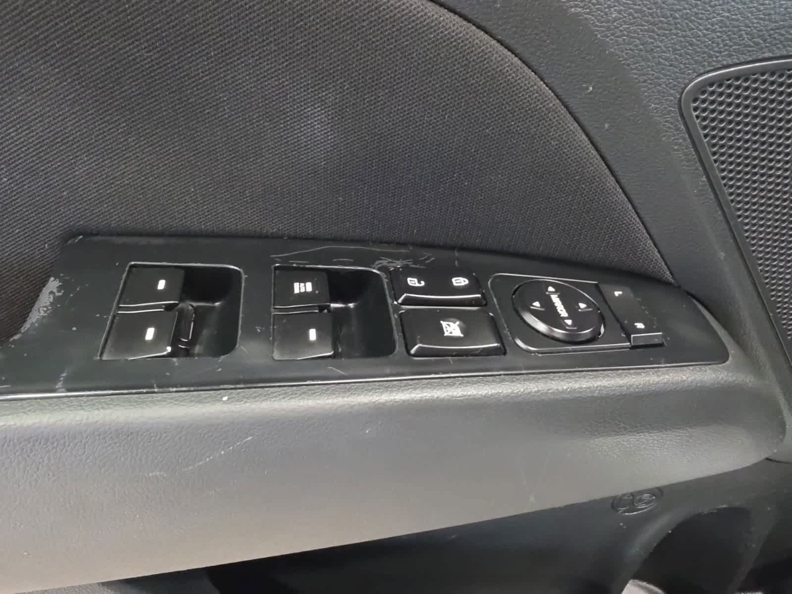 Used 2019 Hyundai Elantra SEL w/ Cargo Package FWD image 4