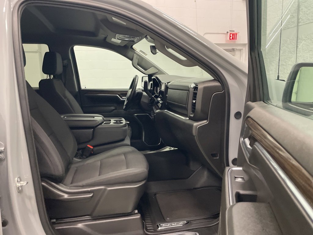 Used 2024 Chevrolet Silverado 1500 LT image 36