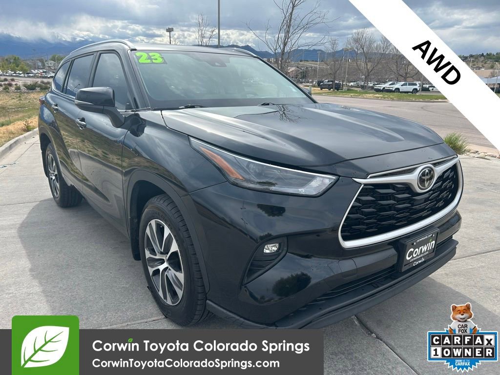 Used 2023 Toyota Highlander XLE AWD/4WD image 1