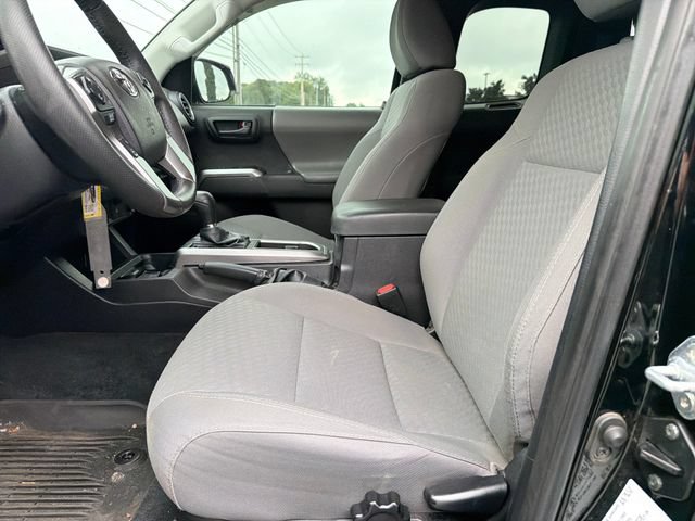 Used 2021 Toyota Tacoma SR5 w/ SR5 Appearance Package (SM) AWD/4WD image 10