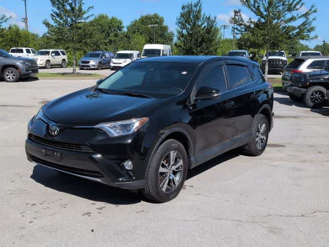 Used 2018 Toyota RAV4 XLE AWD/4WD image 4