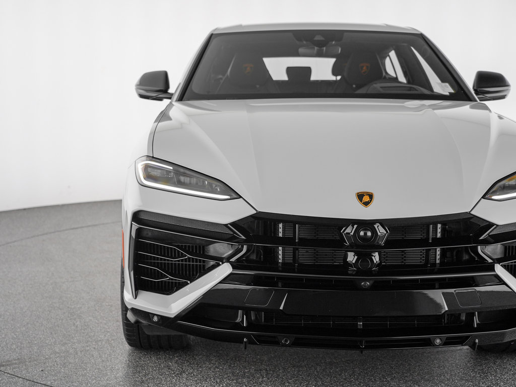 Used 2025 Lamborghini Urus SE AWD/4WD image 40