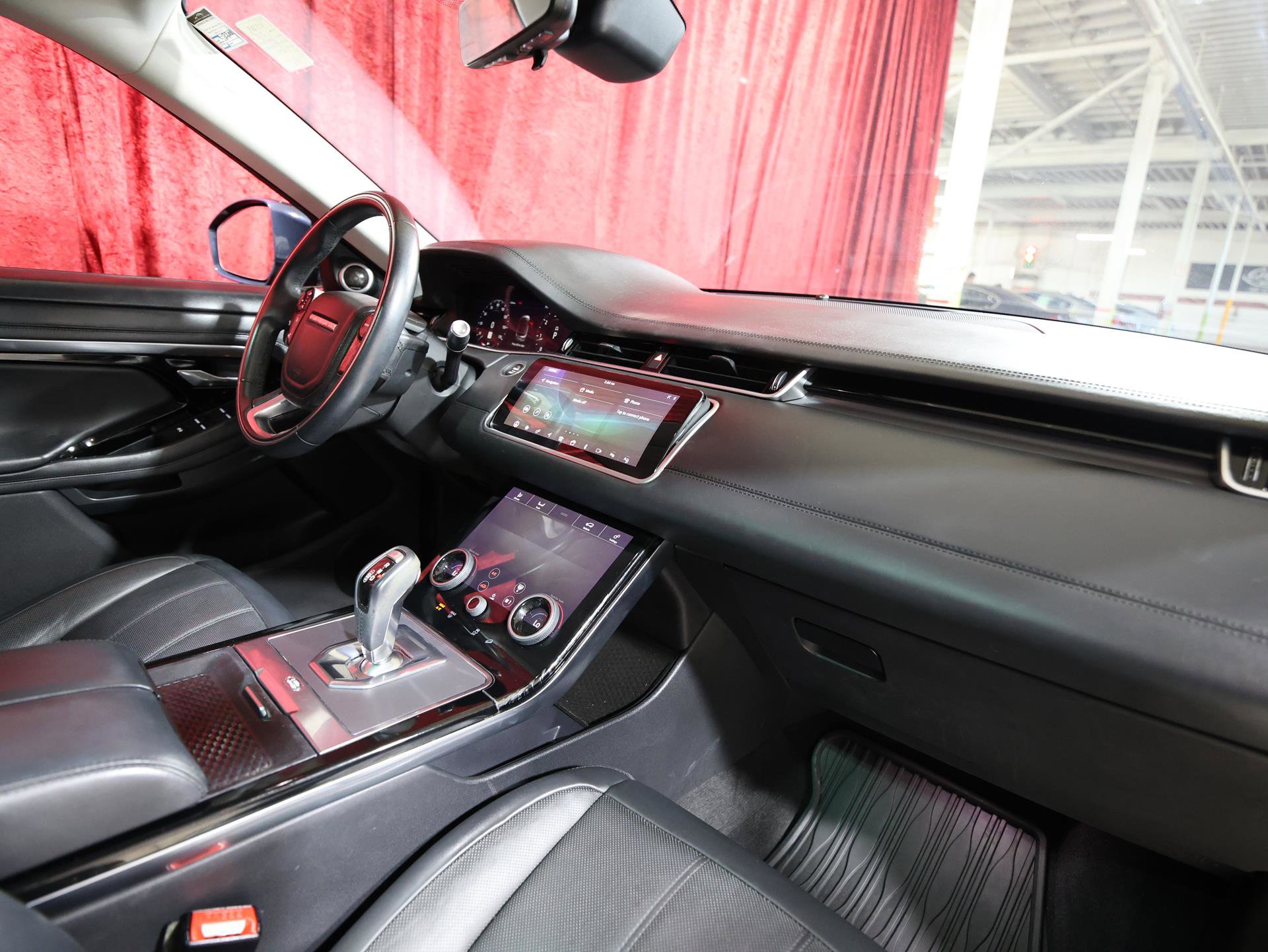 Used 2020 Land Rover Range Rover Evoque SE AWD/4WD image 25