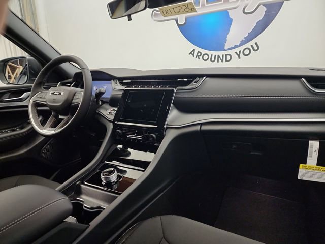 New 2025 Jeep Grand Cherokee L Laredo w/ Luxury Tech Group I image 25