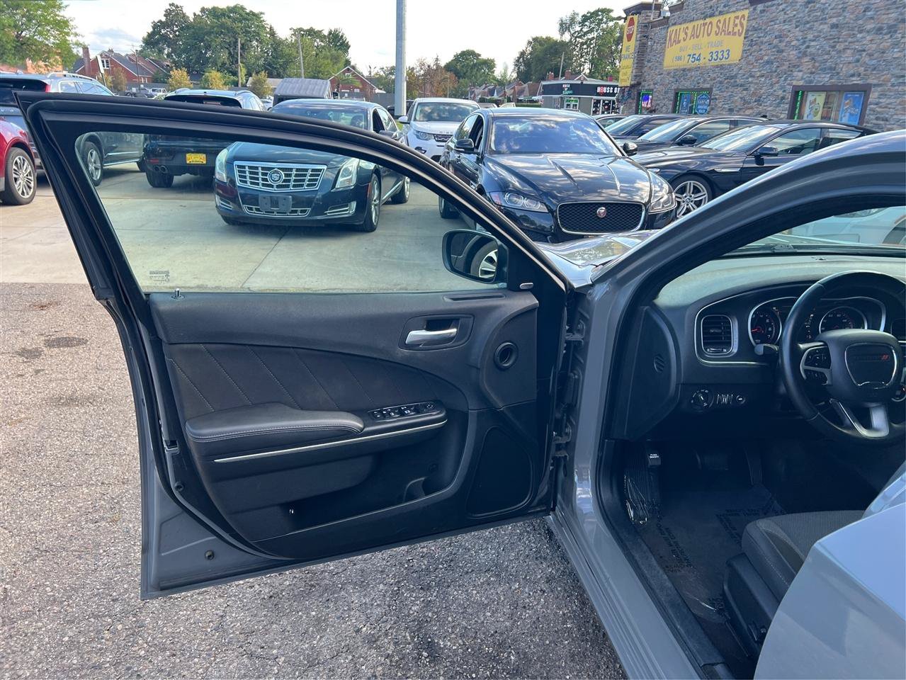 Used 2018 Dodge Charger SXT Plus RWD image 27