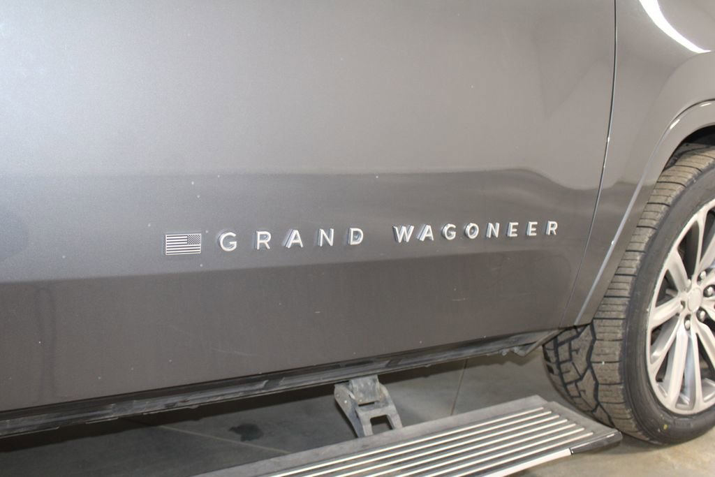 Used 2023 Jeep Grand Wagoneer L Series II image 12