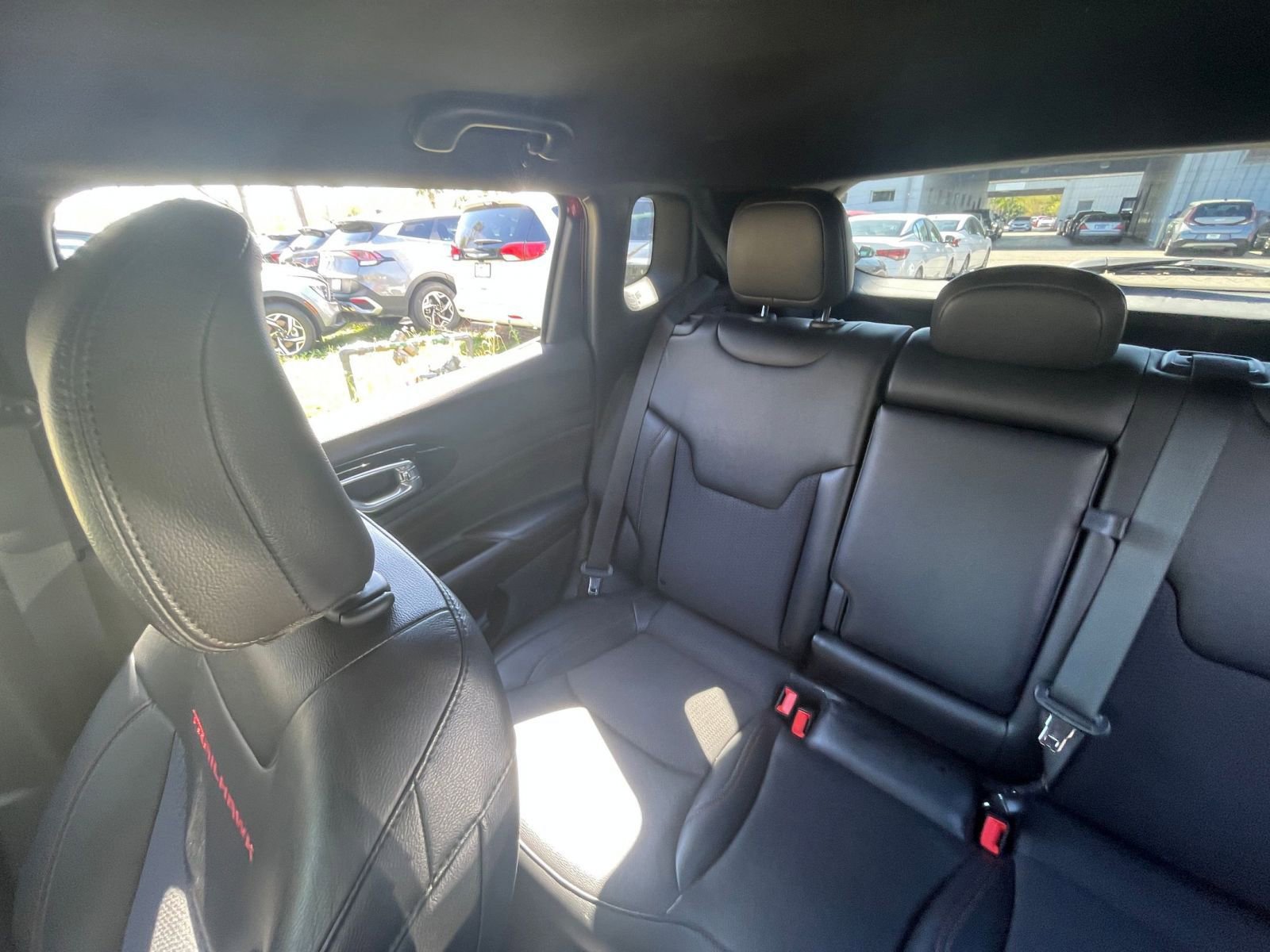 Used 2025 Jeep Compass Trailhawk AWD/4WD image 37