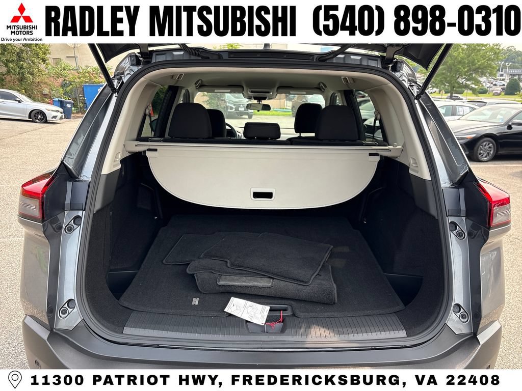 Used 2023 Nissan Rogue S AWD/4WD image 14