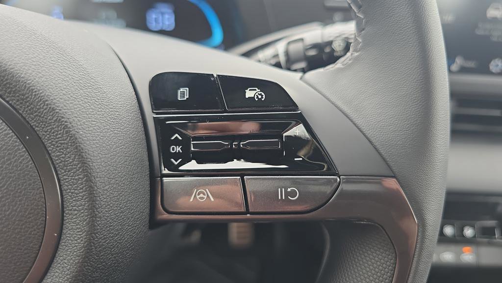 New 2026 Hyundai Elantra Sport FWD image 11